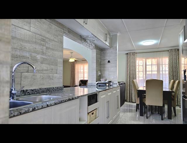 4 BEDROOM HOUSE FOR SALE IN ESCOMBE